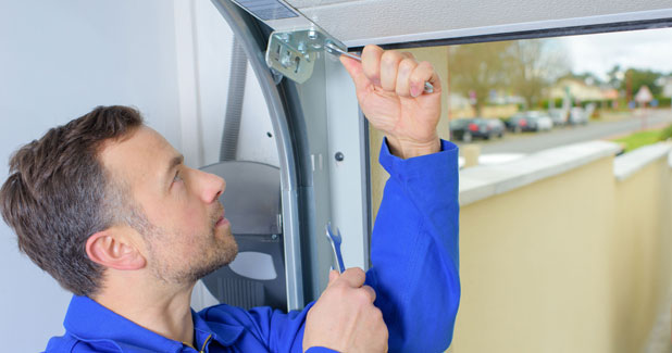Garage door specialist Peekskill